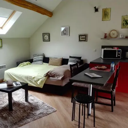 D'hotes Des Lores Bed & Breakfast Ury